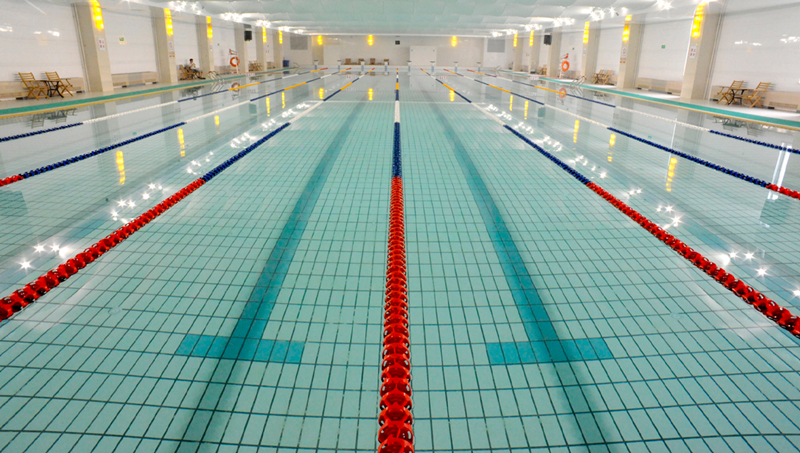 大学游泳池设备安装