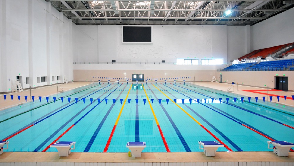 大学游泳馆设计