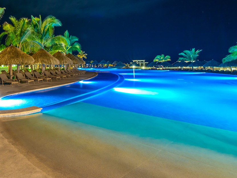 游泳池设备安装