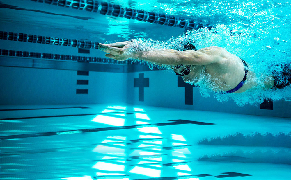 竞赛泳池设备安装